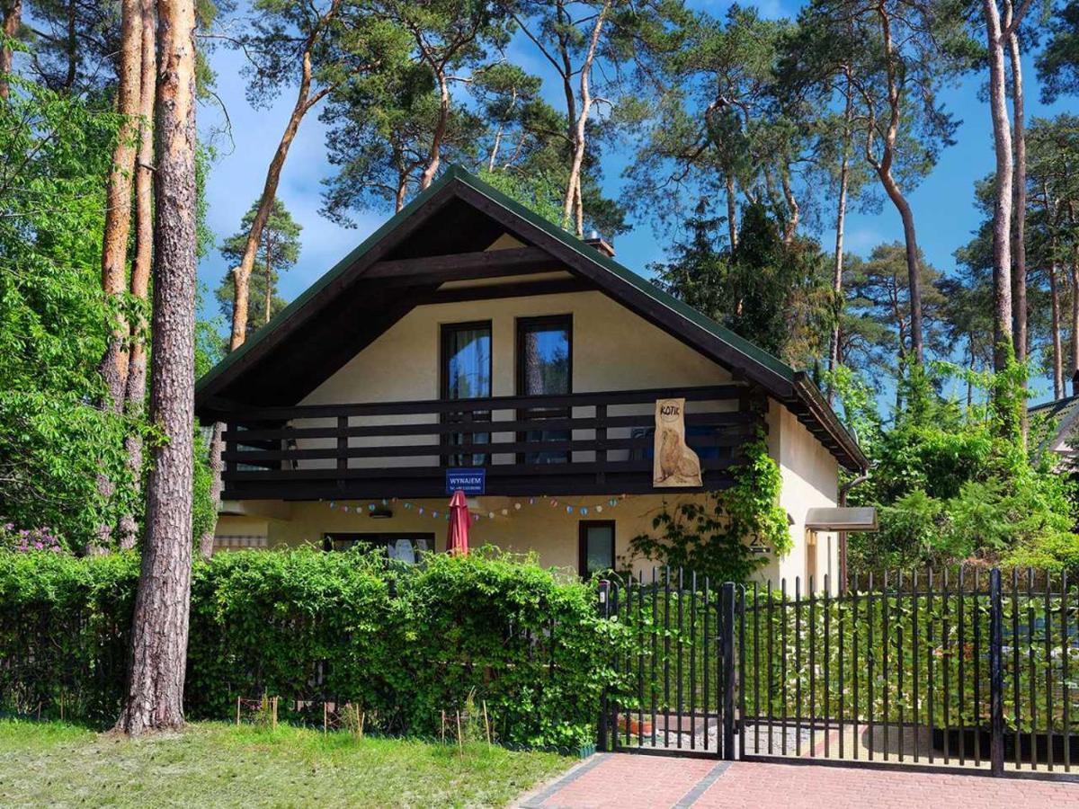 Dom Kotik W Lukecinie Villa Ngoại thất bức ảnh