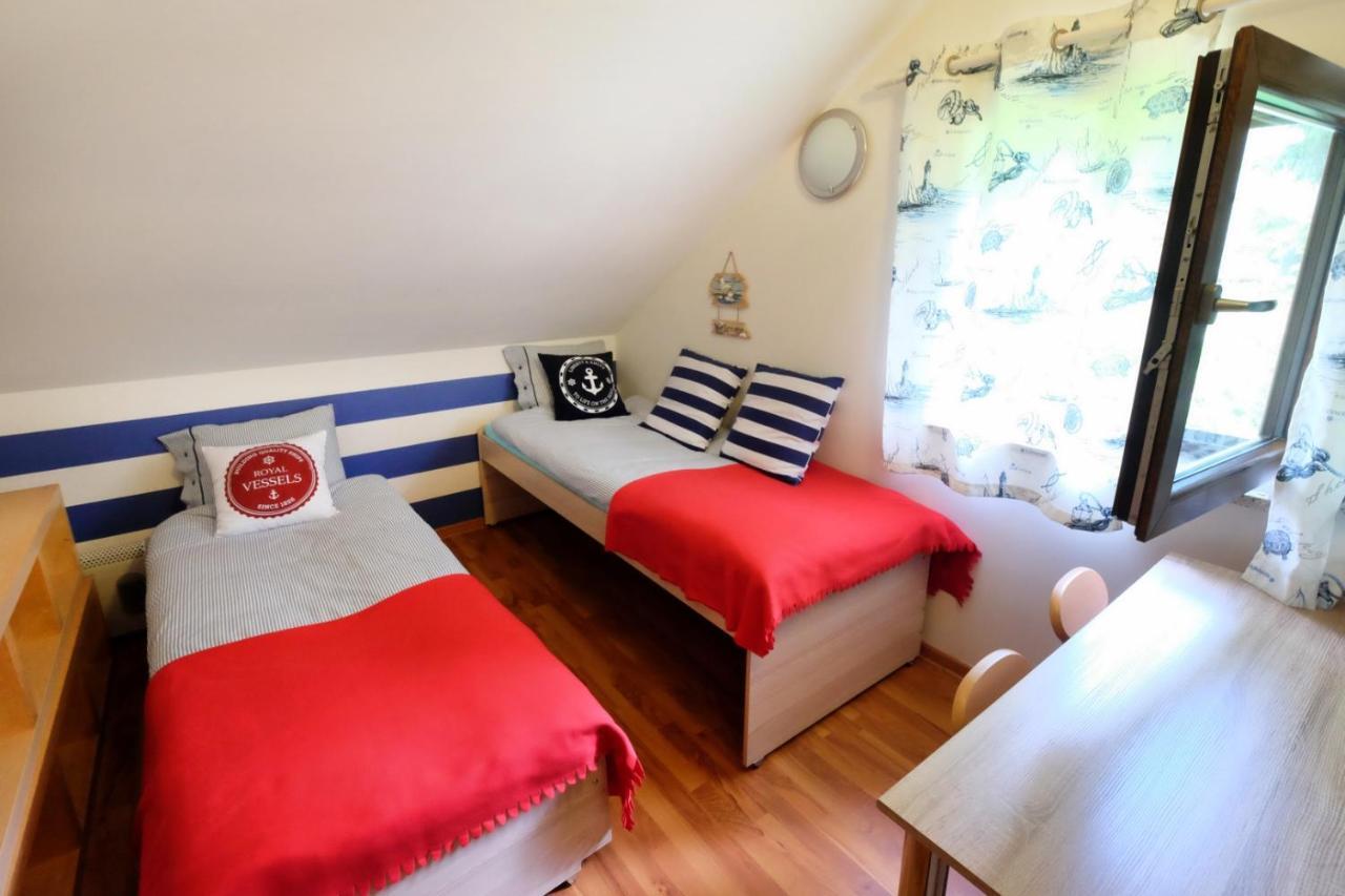 Dom Kotik W Lukecinie Villa Ngoại thất bức ảnh